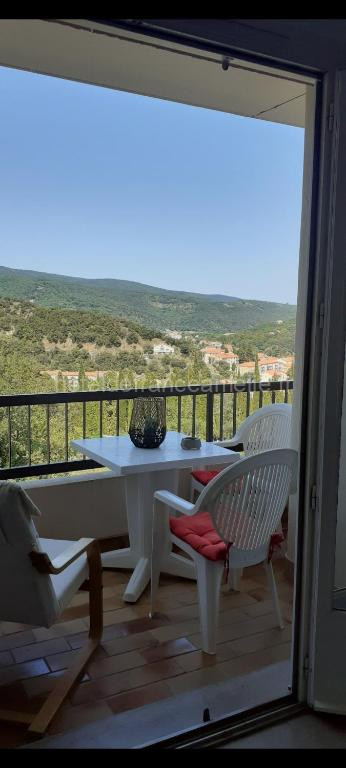Photo de Agréable , frais orienté nord studio Gaëlle wifi gd balcon vue superbe