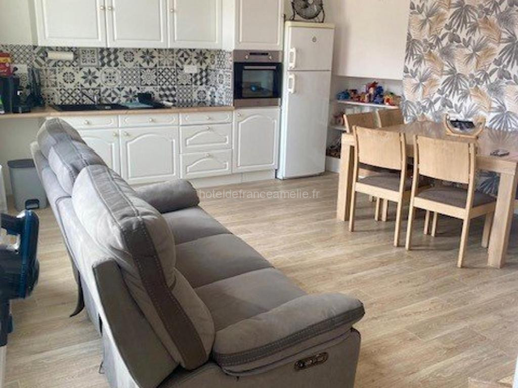 Photo de F3 Moderne avec Climatisation et WiFi Proche des Thermes - FR-1-703-205