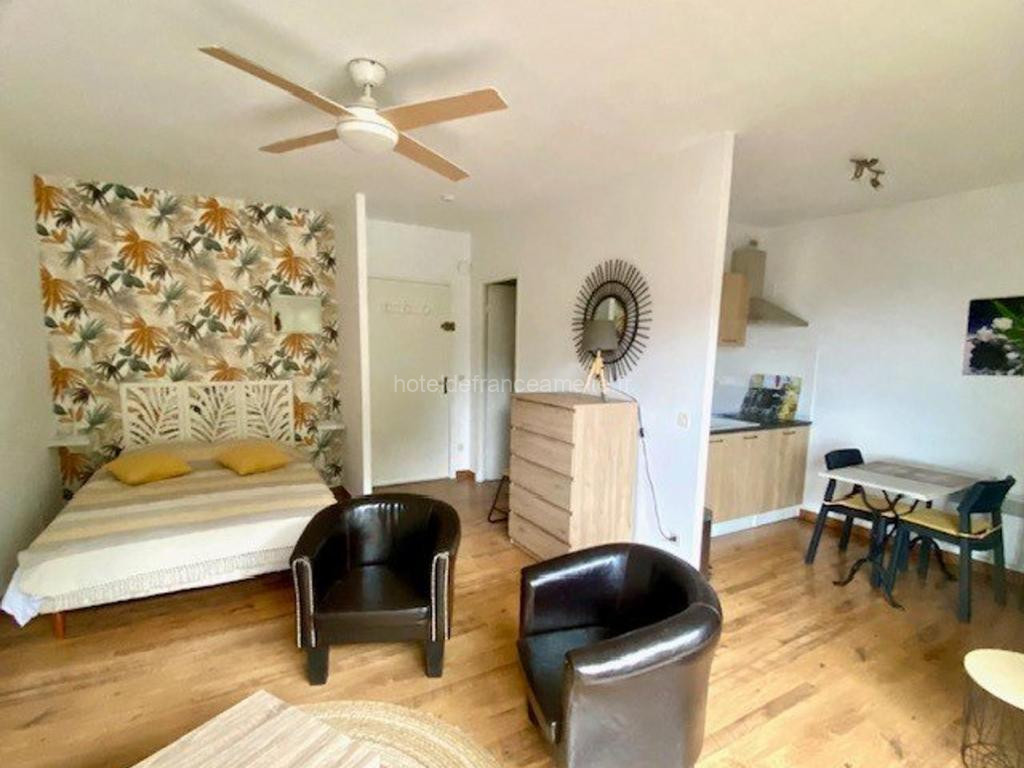 Photo de Charmant studio 3* avec balcon et wifi proche des thermes - FR-1-703-210