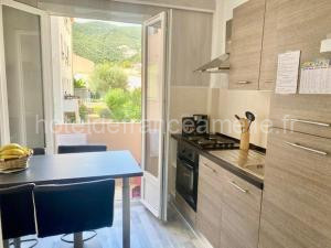 Appartement F2 rénové centre-ville proche cures - FR-1-703-192 à Amélie-les-Bains-Palalda