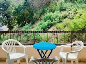 Studio ensoleillé avec balcon et parking - WiFi inclus - Centre-ville Amélie-les-Bains - FR-1-703-164 à Amélie-les-Bains-Palalda