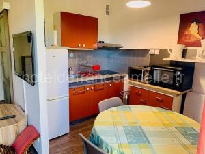 Studio Confortable avec Balcon, Parking et WIFI, à Proximité des Thermes et du Centre-Ville - FR-1-703-165 à Amélie-les-Bains-Palalda