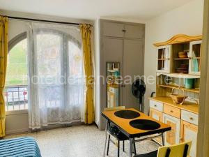 Studio pour cure avec balcon, parking et WiFi à 2 pas des thermes d'Amélie-les-Bains. - FR-1-703-19 à Amélie-les-Bains-Palalda