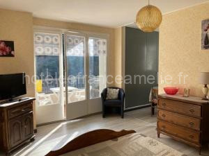 Studio 2 Couchages avec Balcon, Wi-Fi et Proche Thermes à Amélie-les-Bains - FR-1-703-9 à Amélie-les-Bains-Palalda