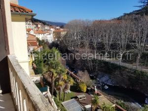 Appartement cure ou vacances avec WIFI et parking et à 100m des thermes à Amélie-les-Bains-Palalda